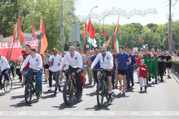 ФОТОФАКТ: Спортивно-массовое мероприятие "В едином забеге под флагом страны" прошло в Гомеле