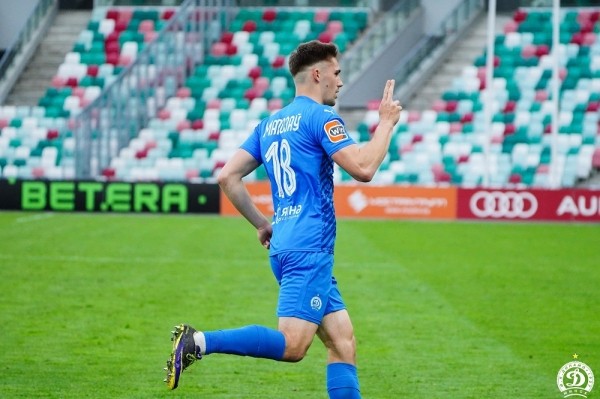 Футбол.  Чемпионат Беларуси. 10-й тур. "Минск" против столичного "Динамо", "Энергетик" примет Брест. Онлайн — в 16.00
 