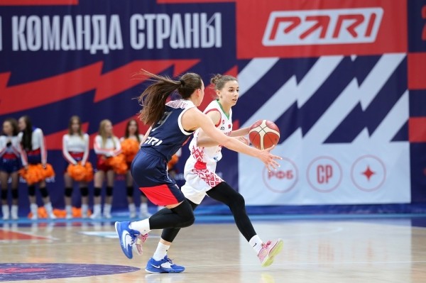 Баскетбол. Женская сборная Беларуси вновь была разгромлена командой России, на этот раз получив "-40"
Баскетбол. Женская сборная Беларуси вновь была разгромлена командой России, на этот раз получив "-40"
