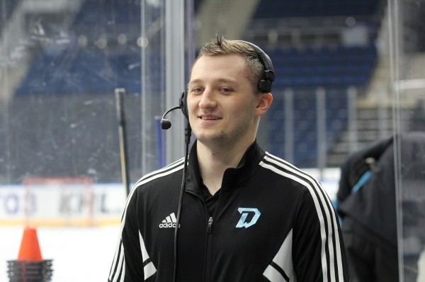 Хоккей. Илья Сушко принял квалификационное предложение минского "Динамо". Игрок подпишет новый контракт в ближайшее время
Хоккей. Илья Сушко принял квалификационное предложение минского "Динамо". Игрок подпишет новый контракт в ближайшее время