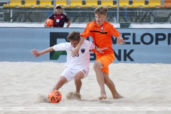 ФОТОФАКТ: Стартовал открытый Суперкубок Союзного государства по пляжному футболу