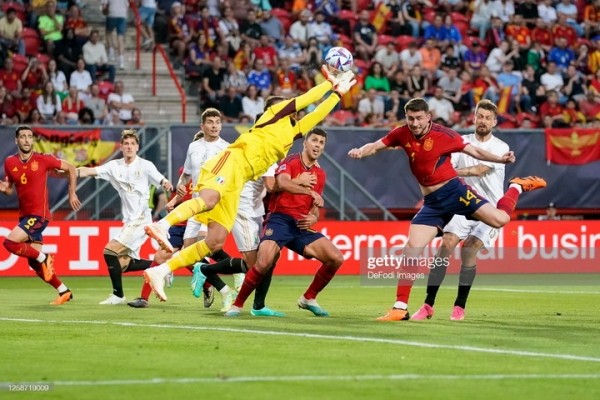 Футбол. Лига наций. Сборная Испании нанесла поражение команде Италии и вышла в финал на хорватов
Футбол. Лига наций. Сборная Испании нанесла поражение команде Италии и вышла в финал на хорватов