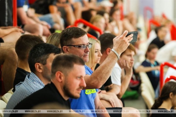 ФОТОФАКТ: Более 300 пловцов из Беларуси и России соревнуются в Бресте ФОТОФАКТ: Более 300 пловцов из Беларуси и России соревнуются в Бресте