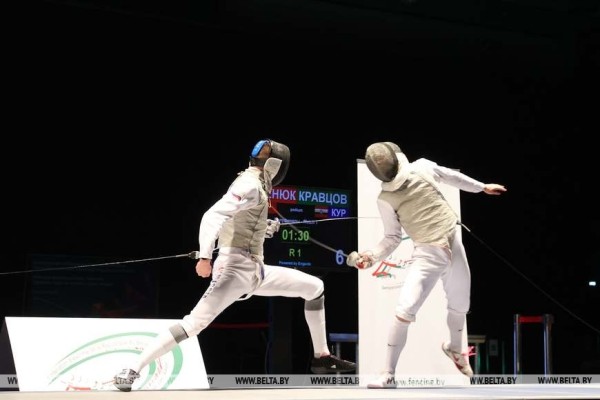 ФОТОФАКТ: В Минске стартовал открытый чемпионат Союзного государства по фехтованию