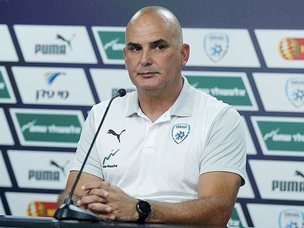 Футбол.  Алон Хазан: когда вам попадает Беларусь, вам говорят, что их можно пройти пешком. Но мы должны сыграть на 100 процентов
 