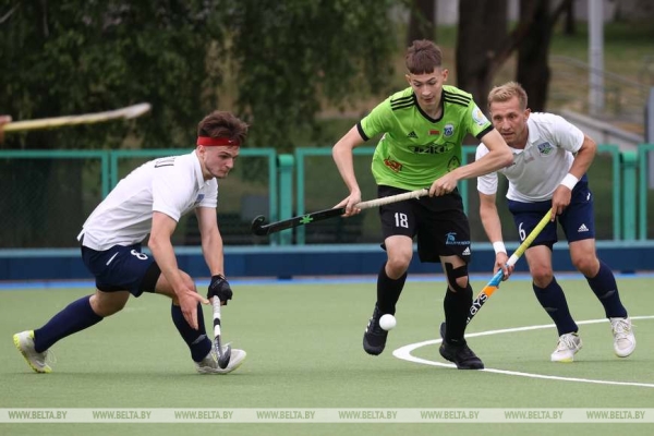 ФОТОФАКТ: ХК "Минск" и ХК "Строитель" из Бреста отыграли третий матч финальной серии чемпионата Беларуси по хоккею на траве