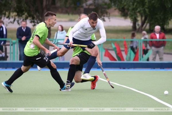 ФОТОФАКТ: ХК "Минск" и ХК "Строитель" из Бреста отыграли третий матч финальной серии чемпионата Беларуси по хоккею на траве