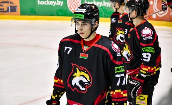 Хоккей.  КХЛ. Белорусский форвард Максим Войтович подписал контракт с "Автомобилистом"
 