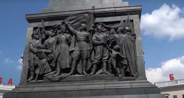 Футбол.  "Сплотимся воедино и победим!" БФФ представила ролик с кадрами с площади Победы и призвала поддержать сборную Беларуси
&nbsp;&nbsp;