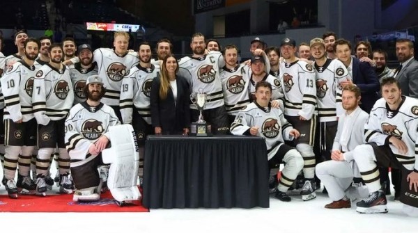 Хоккей.  "Херши" завершил серию с "Рочестером" и вышел в финал Кубка Колдера
 