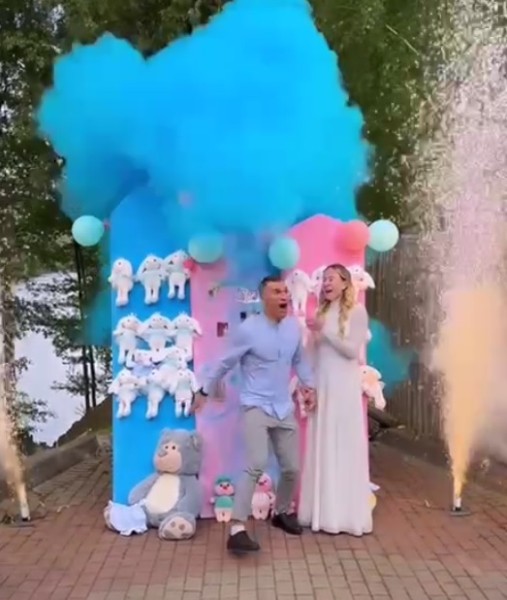 Биатлон.  Динара Алимбекова станет мамой
  