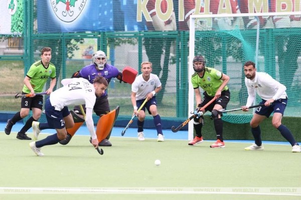 ФОТОФАКТ: ХК "Минск" и ХК "Строитель" из Бреста отыграли третий матч финальной серии чемпионата Беларуси по хоккею на траве