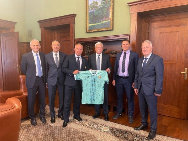 Футбол. Белорусские клубы могут провести домашние матчи в Лиге чемпионов и Лиге конференций в Венгрии
Футбол. Белорусские клубы могут провести домашние матчи в Лиге чемпионов и Лиге конференций в Венгрии