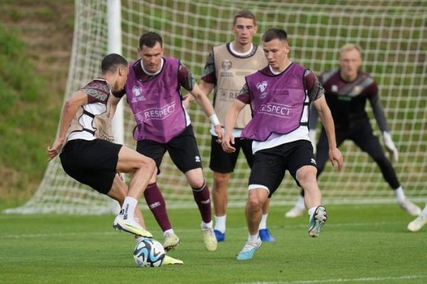 Футбол. Беларусь — Израиль: матч отборочного турнира ЧЕ-2024 пройдет 16 июня и начнется в 21.45
Футбол. Беларусь — Израиль: матч отборочного турнира ЧЕ-2024 пройдет 16 июня и начнется в 21.45