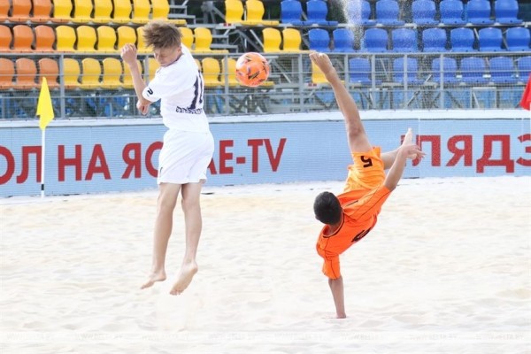 ФОТОФАКТ: Стартовал открытый Суперкубок Союзного государства по пляжному футболу