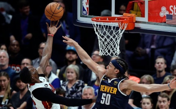 Баскетбол.  НБА. "Майами" сравнял счет в финальной серии с "Денвером"
  