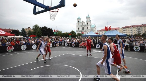 Турнир по баскетболу 3х3 собрал в Гродно любительские и команды профи из Беларуси и России