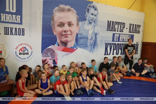 Встречи, заряжающие на победы. Ирина Курочкина дала мастер-класс юным борцам Шкловского района Встречи, заряжающие на победы. Ирина Курочкина дала мастер-класс юным борцам Шкловского района