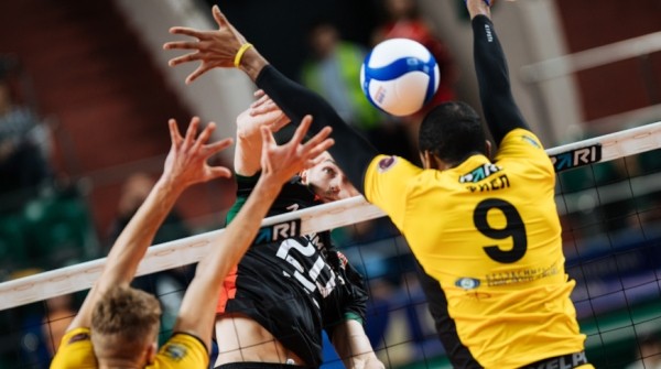 Волейболисты "Шахтера" обыграли одного из лидеров российской Суперлиги