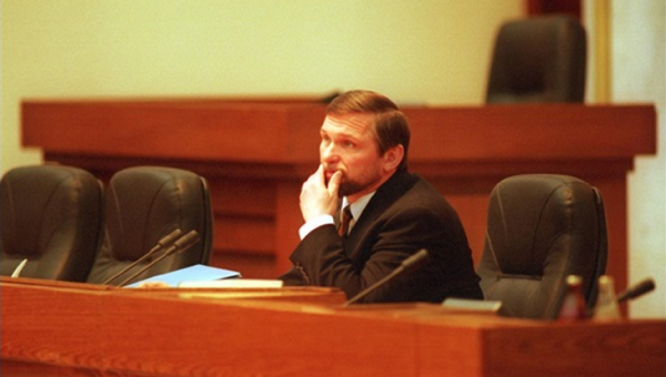 Он 15 лет рулит гандболом Беларуси: спас Лукашенко от импичмента, отжал бизнес, возглавляя парламент, был в СИЗО как вице-президент НОК Он 15 лет рулит гандболом Беларуси: спас Лукашенко от импичмента, отжал бизнес, возглавляя парламент, был в СИЗО как вице-президент НОК