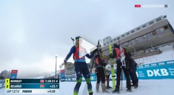 Алимбекова и Смольский теперь вместе и на пьедестале – наградили друг друга медалями микста и даже коротко приняли объятия Солы Алимбекова и Смольский теперь вместе и на пьедестале – наградили друг друга медалями микста и даже коротко приняли объятия Солы