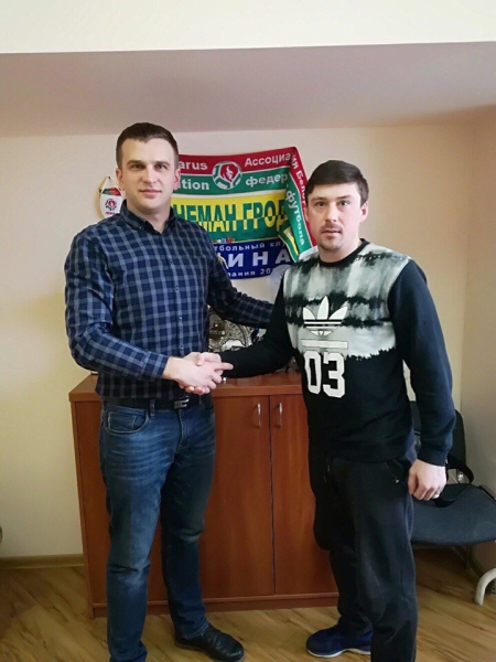 Разрешил митинги после выборов (но быстро передумал), фоткается со звездными новичками. Этот чиновник рулит футбольными делами в Гродно