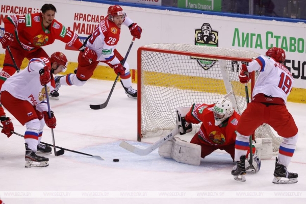 Команда "Беларусь 21" уступила молодежной сборной России на хоккейном Кубке Будущего Команда "Беларусь 21" уступила молодежной сборной России на хоккейном Кубке Будущего