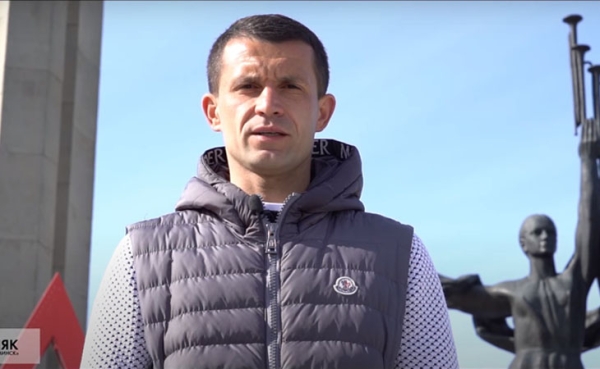 Пока из Беларуси летят ракеты по Украине, в АБФФ восхваляют победу в ВОВ: красно-зеленые баннеры, игроки БАТЭ и «Динамо» у мемориалов (снимали и под базой ОМОН) Пока из Беларуси летят ракеты по Украине, в АБФФ восхваляют победу в ВОВ: красно-зеленые баннеры, игроки БАТЭ и «Динамо» у мемориалов (снимали и под базой ОМОН)