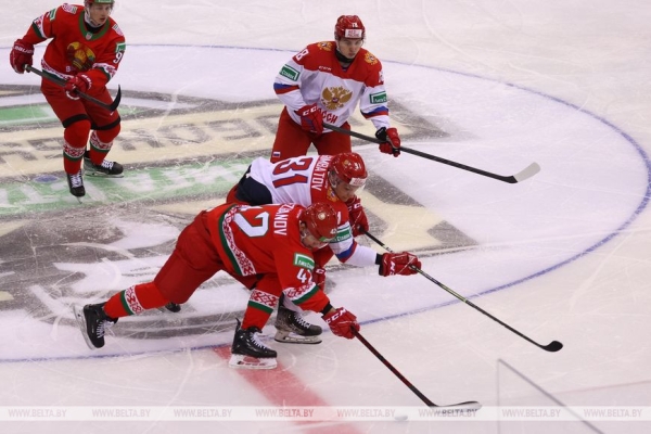 Команда "Беларусь 21" уступила молодежной сборной России на хоккейном Кубке Будущего Команда "Беларусь 21" уступила молодежной сборной России на хоккейном Кубке Будущего