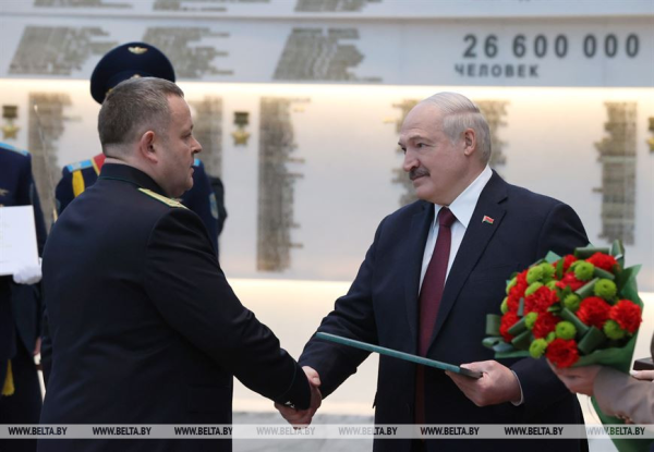 Зам Ермошиной, большие погоны и бывшие коллеги Базанова – эти люди в тени вершат судьбу белфутбола Зам Ермошиной, большие погоны и бывшие коллеги Базанова – эти люди в тени вершат судьбу белфутбола