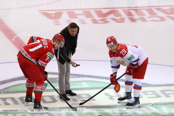 Команда "Беларусь 21" уступила молодежной сборной России на хоккейном Кубке Будущего Команда "Беларусь 21" уступила молодежной сборной России на хоккейном Кубке Будущего