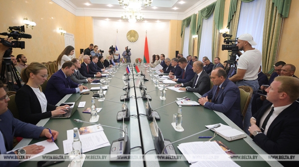 Министерства спорта Беларуси и России подписали три соглашения о сотрудничестве Министерства спорта Беларуси и России подписали три соглашения о сотрудничестве