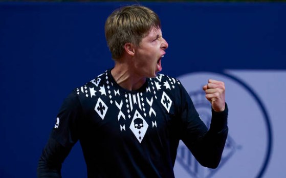 Теннис. Илья Ивашко вышел в 1/32 финала "Ролан Гаррос"
Теннис. Илья Ивашко вышел в 1/32 финала "Ролан Гаррос"