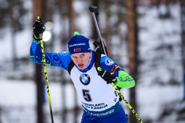 Не паехаў на турніры ў Расію (кажа, не праз вайну) – застаўся без кантракта. Драма ў зборнай Беларусі па біятлоне, дзе не бачаць сэнсу падтрымліваць ні Украіну, ні адзін аднаго Не паехаў на турніры ў Расію (кажа, не праз вайну) – застаўся без кантракта. Драма ў зборнай Беларусі па біятлоне, дзе не бачаць сэнсу падтрымліваць ні Украіну, ні адзін аднаго