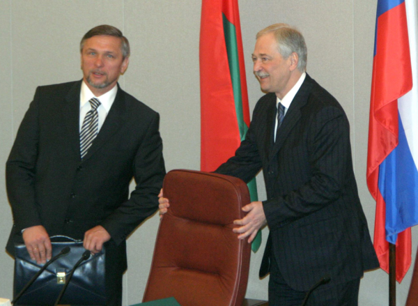 Он 15 лет рулит гандболом Беларуси: спас Лукашенко от импичмента, отжал бизнес, возглавляя парламент, был в СИЗО как вице-президент НОК Он 15 лет рулит гандболом Беларуси: спас Лукашенко от импичмента, отжал бизнес, возглавляя парламент, был в СИЗО как вице-президент НОК